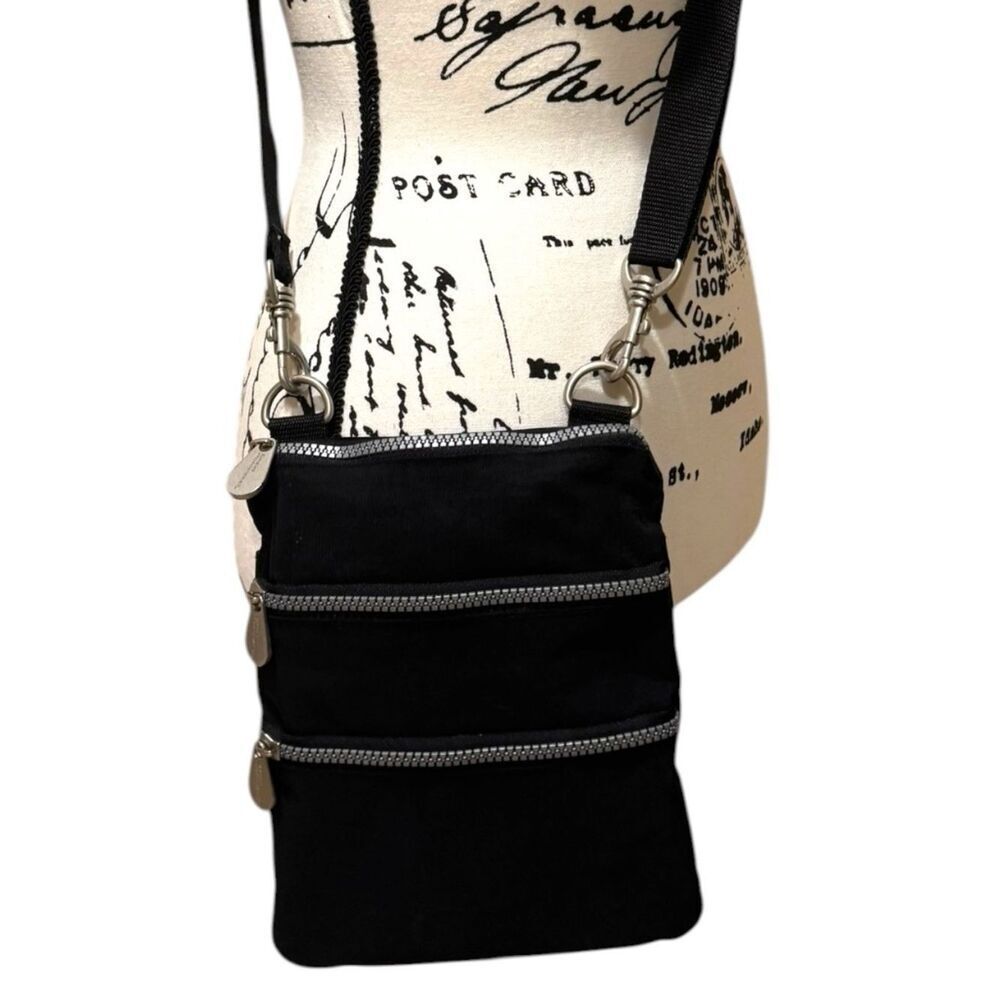 Great Northwest Nylon Travel Crossbody Bag - Picture 2 of 10